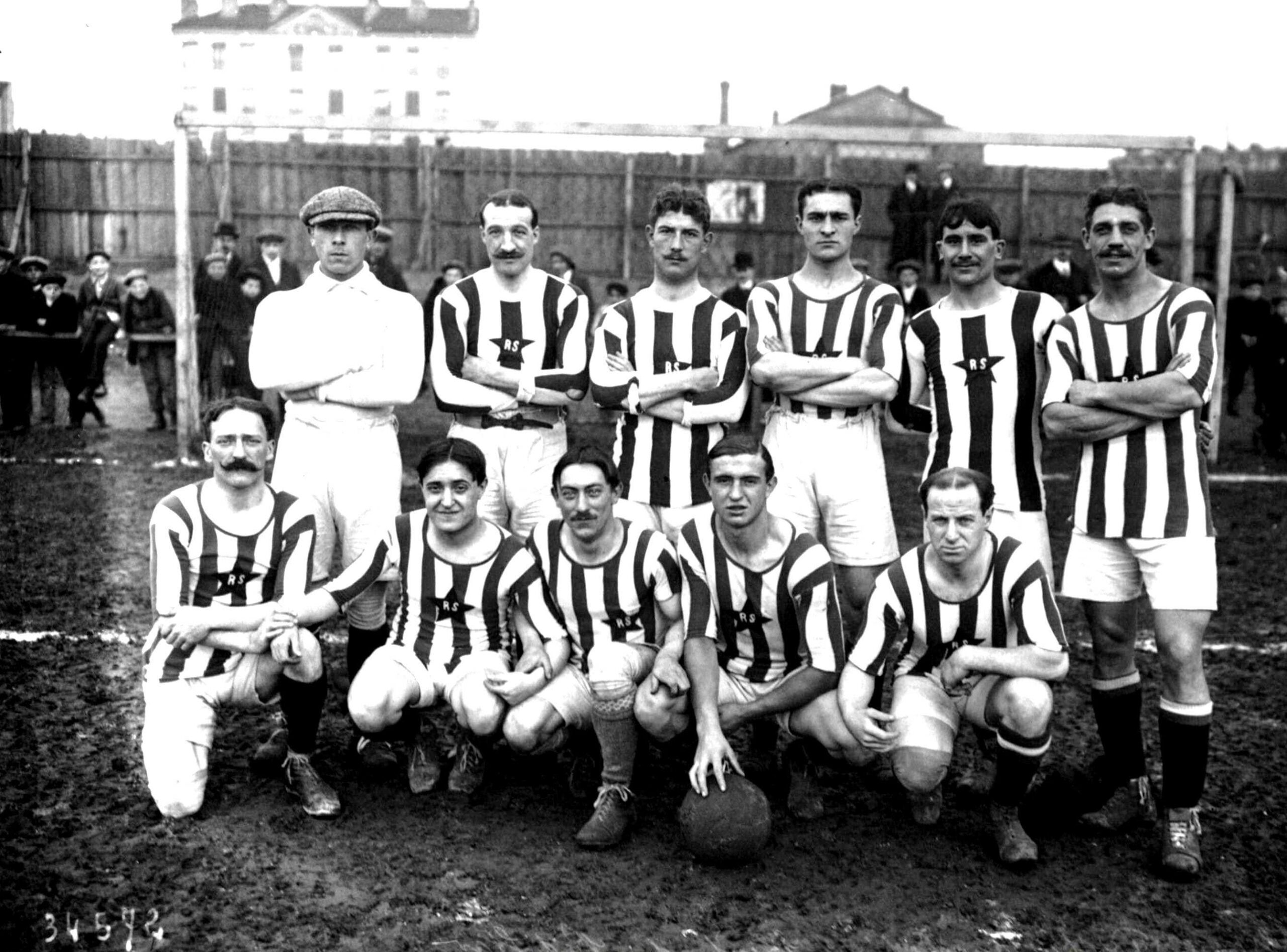Football - Carte photo Equipe de Football RED STAR Olympique 1936 1937